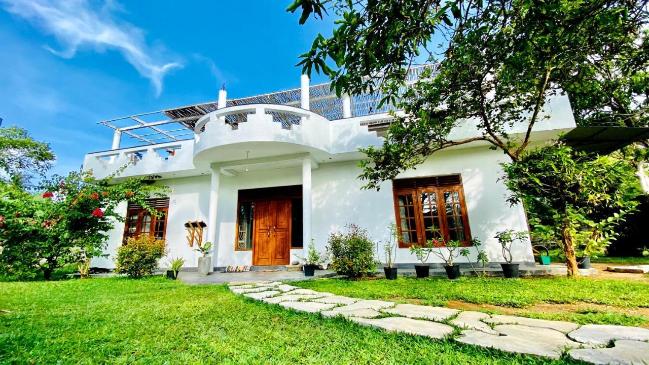 Hotel Madiha Surf House Lanka Matara Esterno foto
