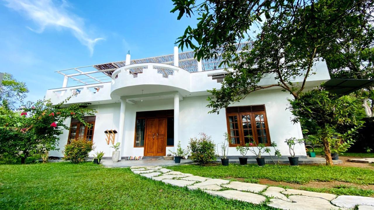 Hotel Madiha Surf House Lanka Matara Esterno foto